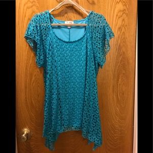 Dress Barn Asymmetrical Top Size: 1X  EUC